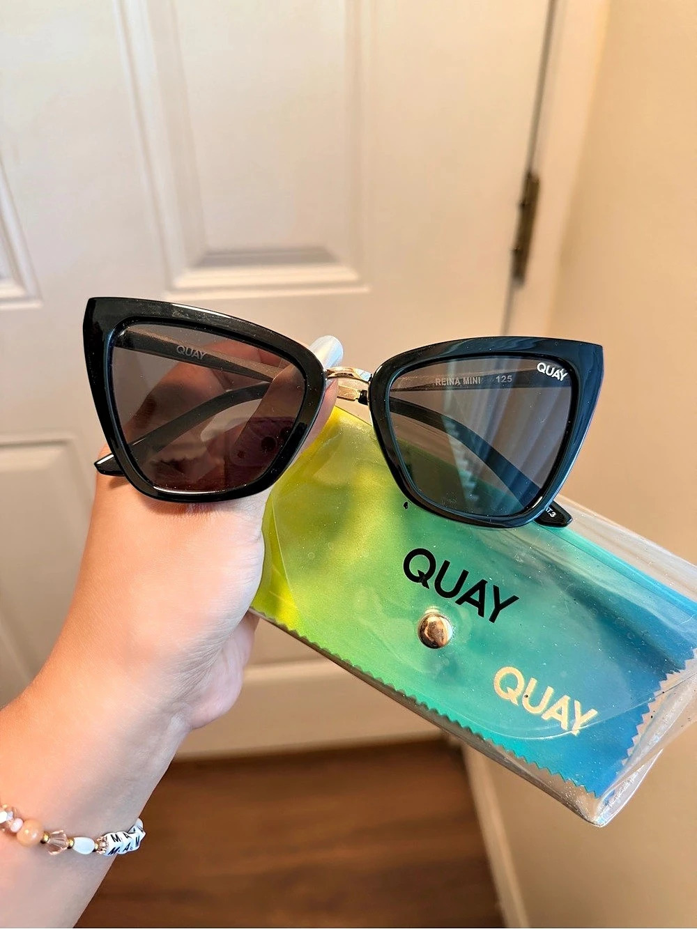QUAY REINA MINI Black & Gold Sunglasses Like New